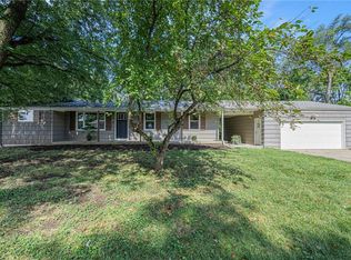 828 W Brown St, Liberty, MO 64068