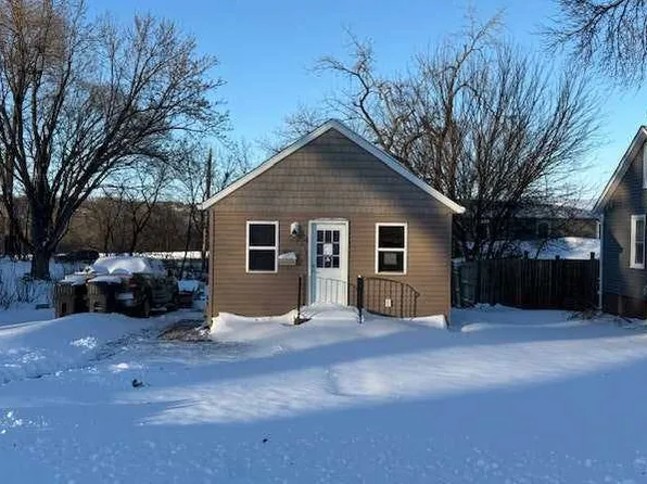 512 W 6th St, Mankato, MN 56001