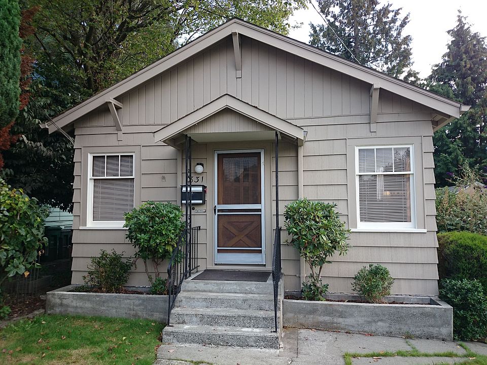 2nd image of 831 NE 58th St