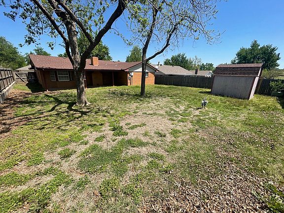 3rd image of 612 Victoria Dr