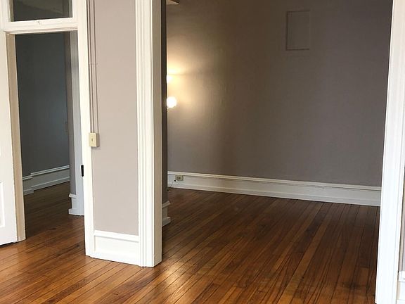 4th image of 241 1/2 S Court St
