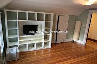2nd image of 92 Hobart St #3