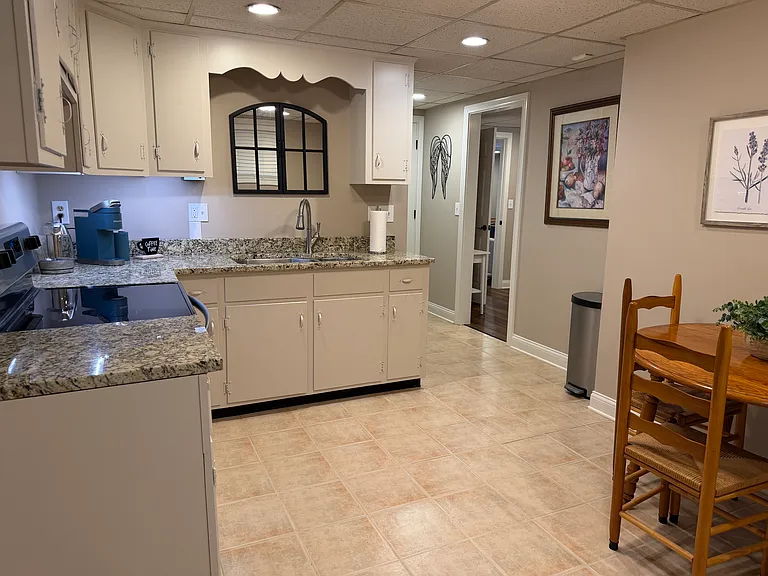 407 1/2 Talbott Dr — Photo 4