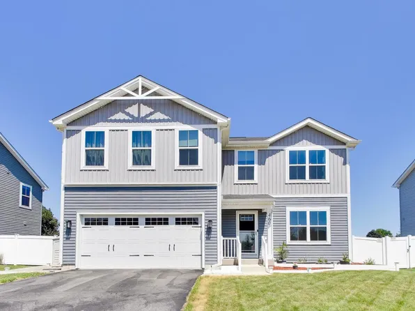 460 E Meadowdale Cir, Hampshire, IL 60140