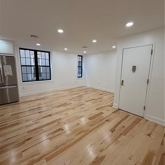 550 Jamaica Ave #2 — Photo 5