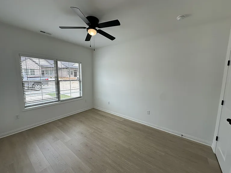 842 Ridgewood Dr #4 — Photo 7