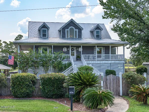 5708 Caldwell Dr, Ocean Springs, MS 39564