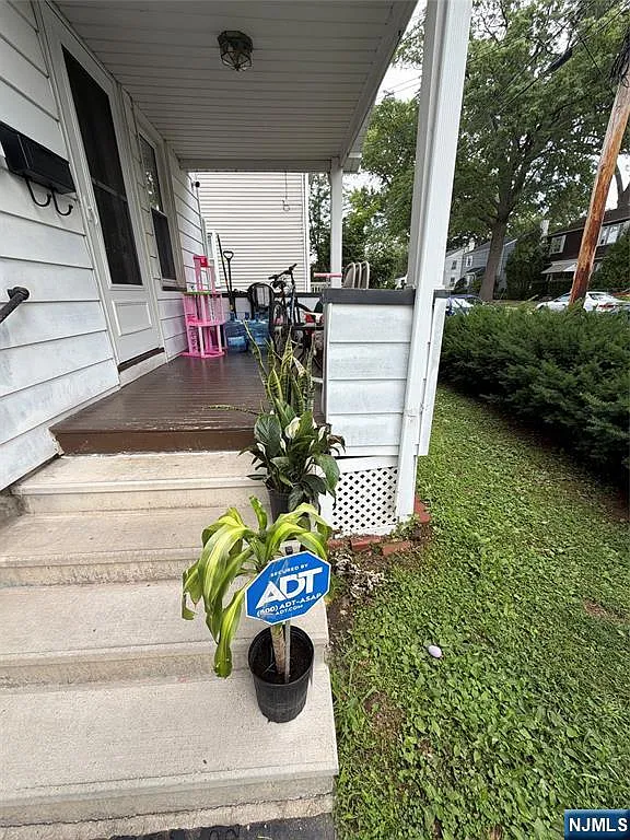 2 bed, 1.0 bath, $2,200 — Photo 2