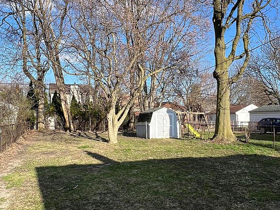 2nd image of 6615 Buckingham Ave