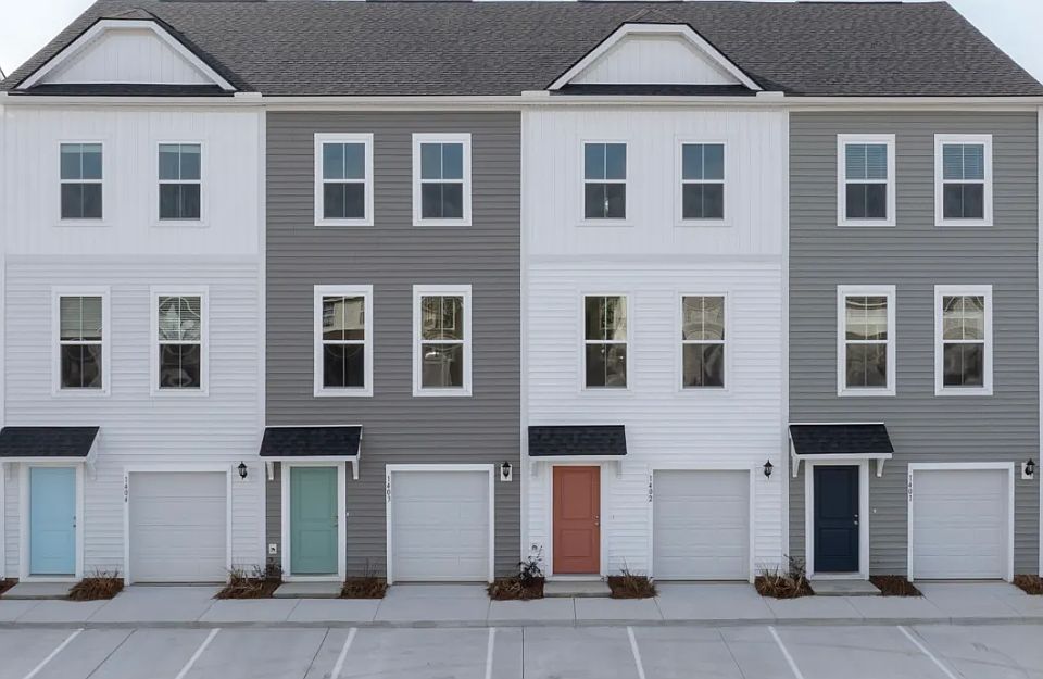 1st image of 4633 Forest Hills Dr #6FZ0WW