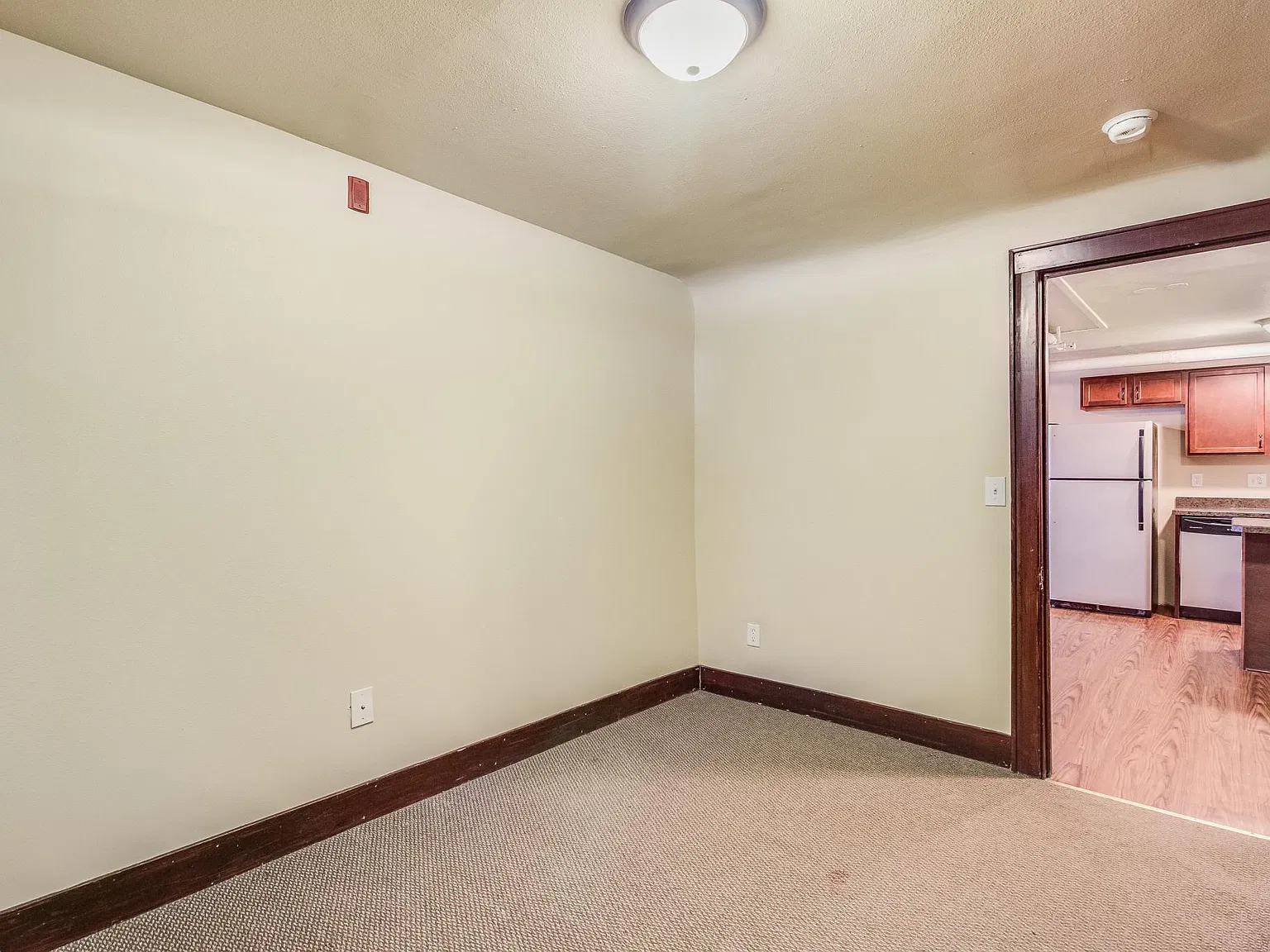 427 Grove St — Photo 2