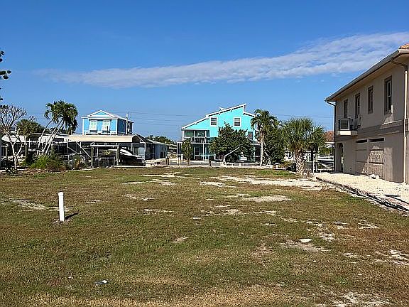 2nd image of 185 Egret St