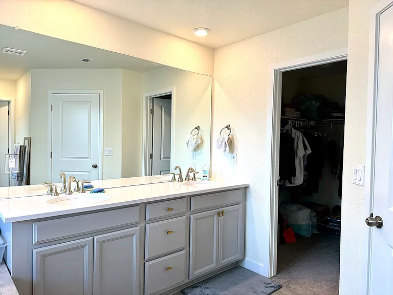 930 Compass Dr — Photo 35