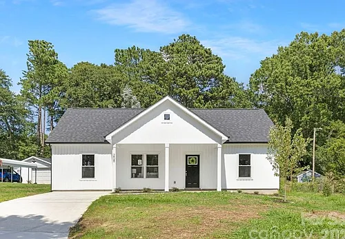 208 Graham St Photo 1