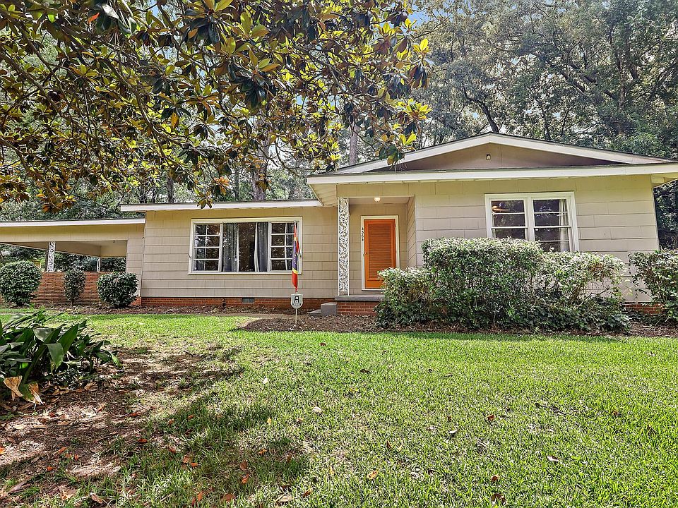 1st image of 4364 Manhassett Dr