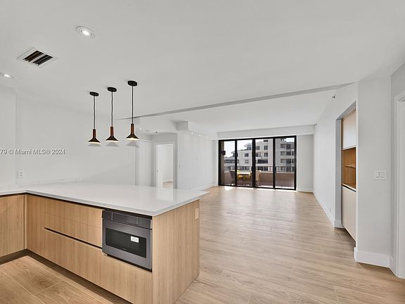 5th image of 251 Crandon Blvd APT 1034