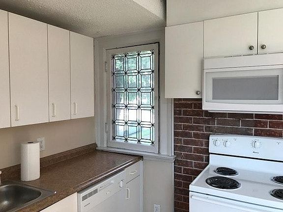 4th image of 176 North St APT 3