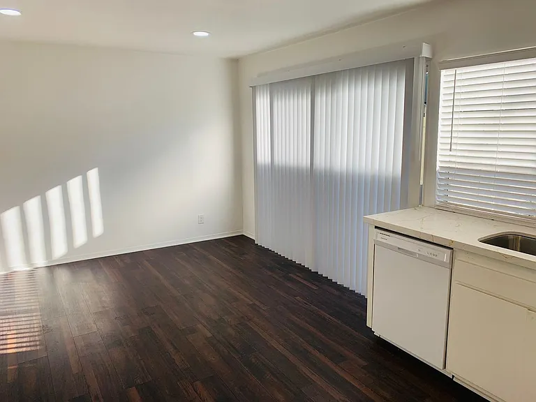 589 Rio Grande Cir — Photo 3