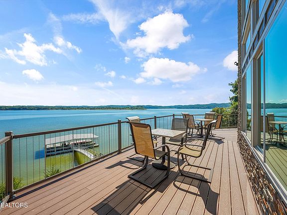 11th image of 430 Sugar Cove Way