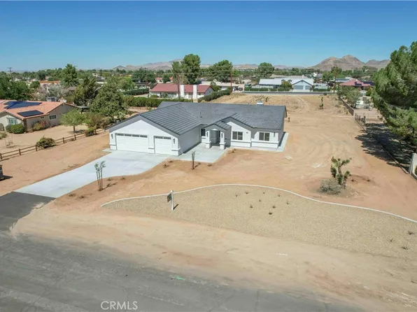 19590 Red Feather Rd, Apple Valley, CA 92307
