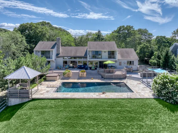60 Westmoreland Dr, Shelter Island Heights, NY 11965