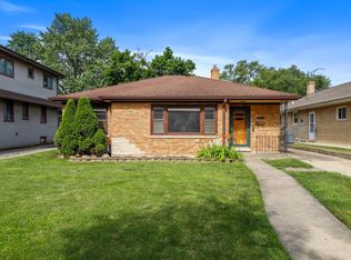 274 N Walnut St, Elmhurst, IL 60126