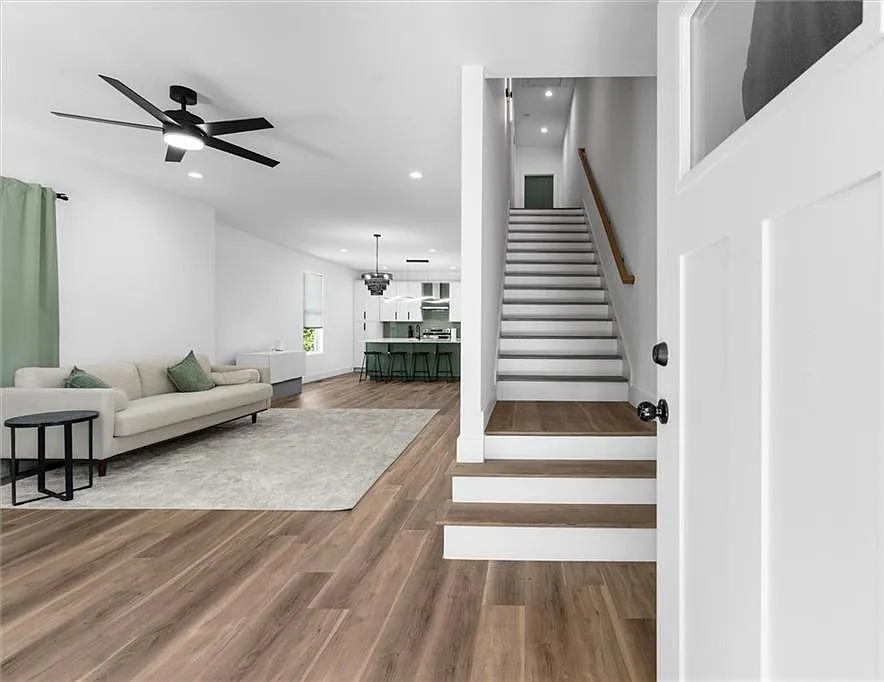 4 bed, 3.5 bath, 4770 sqft, $3,500 — Photo 2