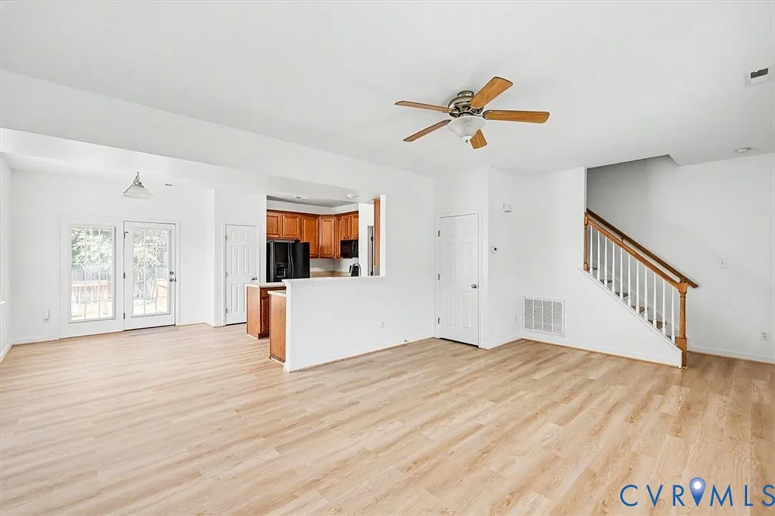 4 bed, 2.5 bath, 1424 sqft, $2,300 — Photo 3