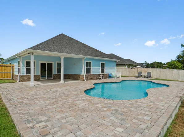 844 Whispering Creek Ave, Freeport, FL 32439