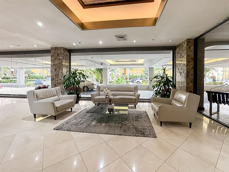 8877 Collins Ave #809 — Photo 39