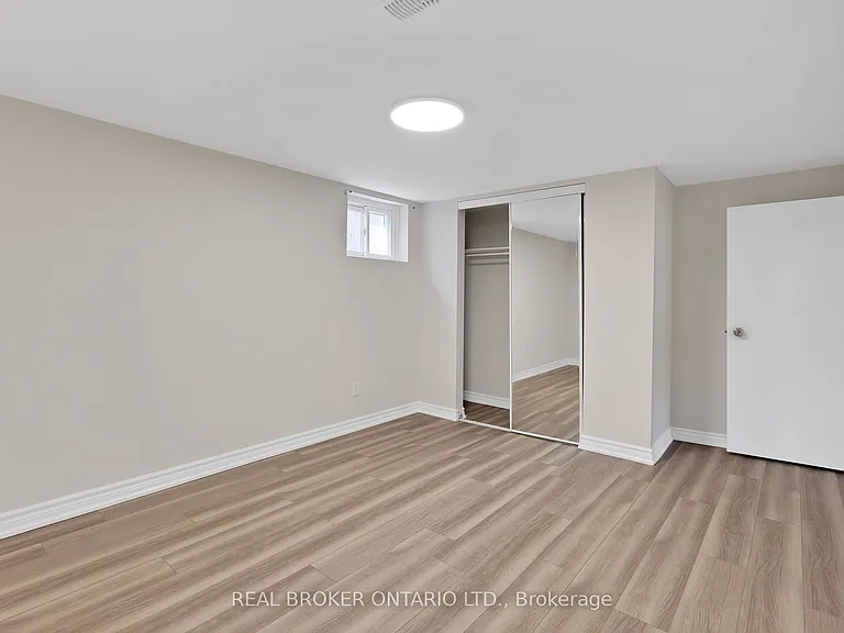 744 Olive Ave #BASEMENT — Photo 21