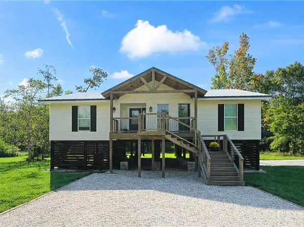 18236 Monga Dr, Covington, LA 70433