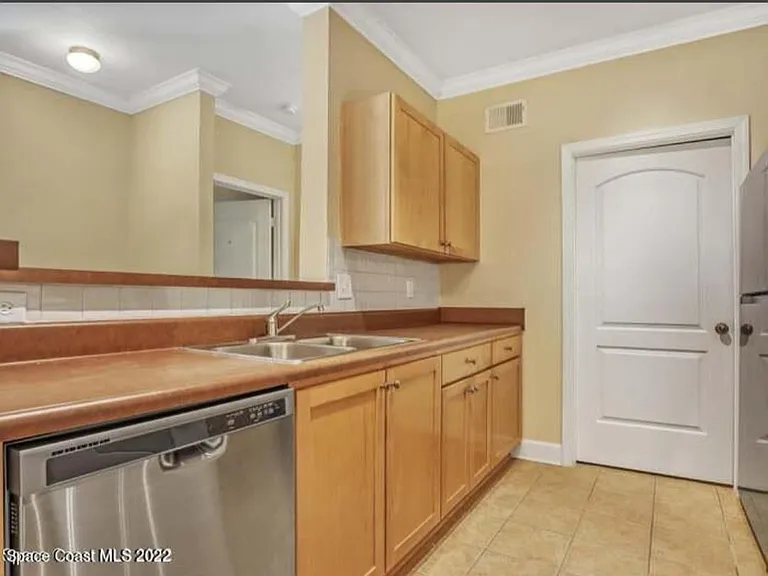 Kitchen/laundry room/closet