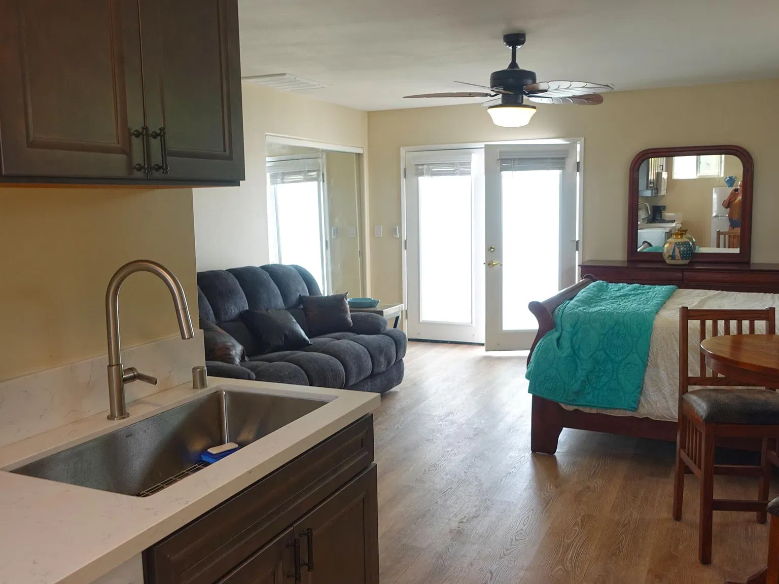 Studio, 500 sqft, $1,850 — Photo 3
