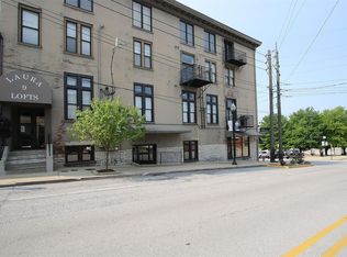 9 East Broadway, Alton, IL 62002