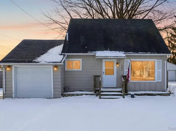 1926 Kilbourn Ave, Owosso, MI 48867