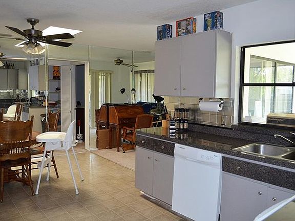 5th image of 22417 Olean Blvd