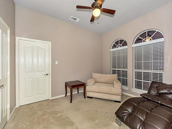 3rd image of 2821 Calico Rock Dr