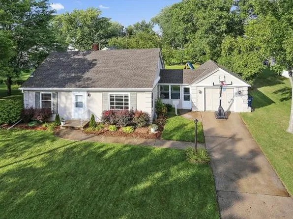 121 Auburn St, Allouez, WI 54301