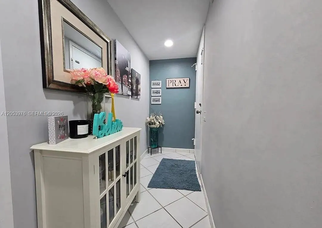 Bahama Village Condo — Photo 4