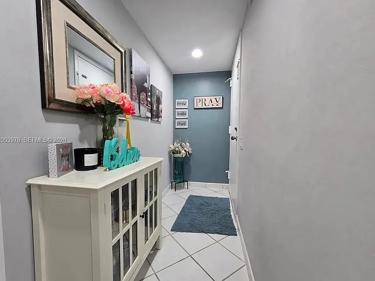 1103 Bahama Bnd #H2 — Photo 4