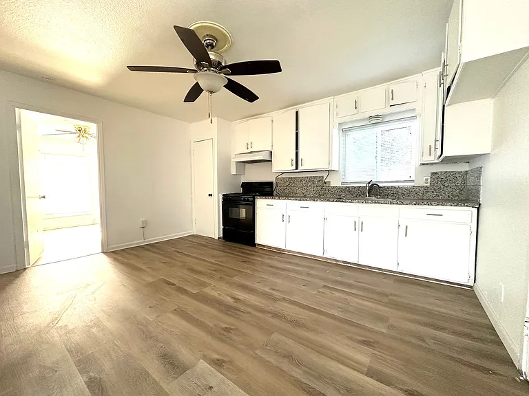 731 Vermont Ave — Photo 13