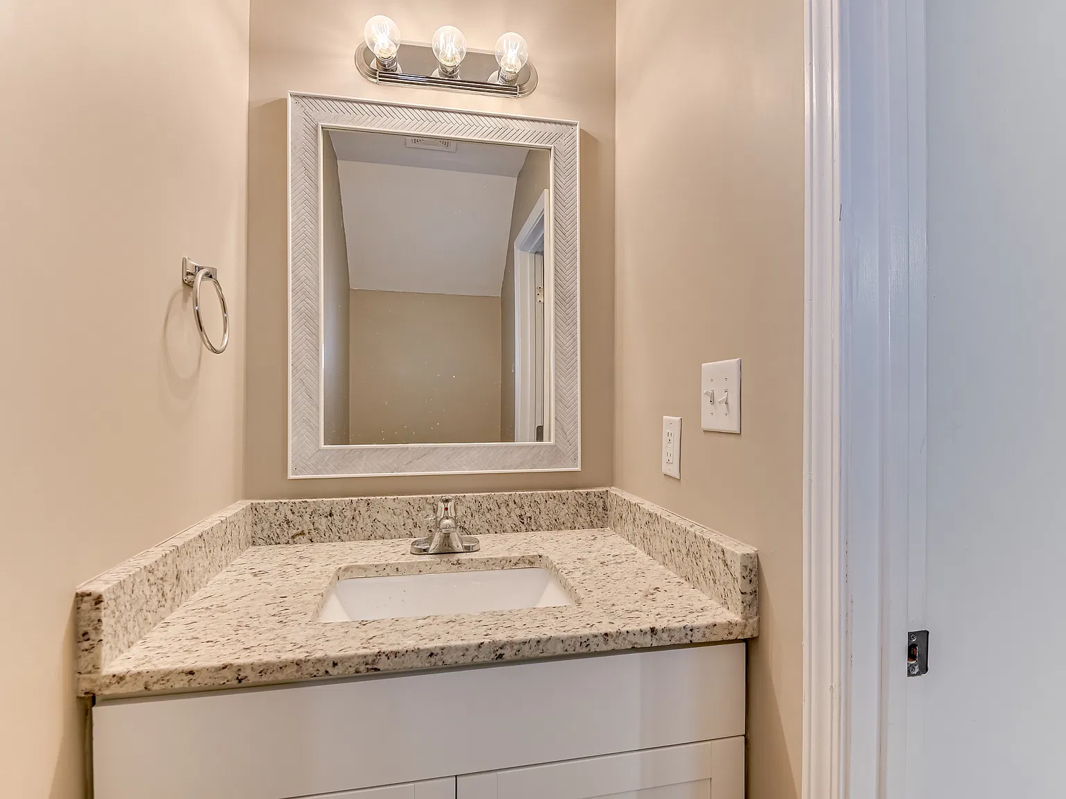 Willow Springs Apartments — Photo 4