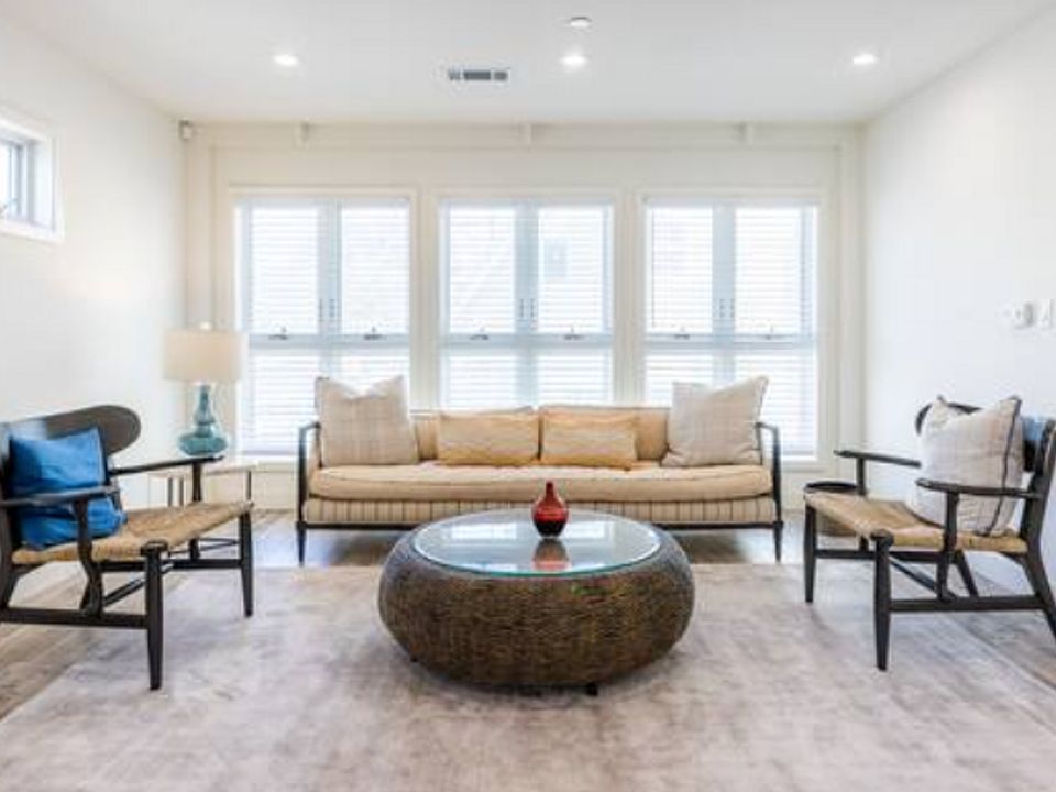 1st image of 16 Park Ave #B