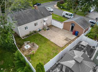 135 Washington St, Melrose, MA 02176