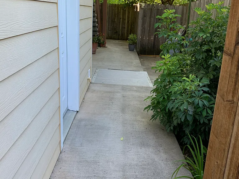 327 W Mill St #B — Photo 2