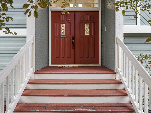 3rd image of 790 Ironwood Dr SE