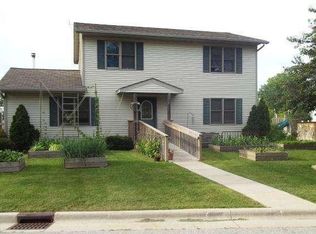 337 W Lake Dr, Random Lake, WI 53075