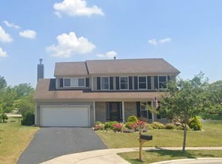 595 Pershing Ct, Mundelein, IL