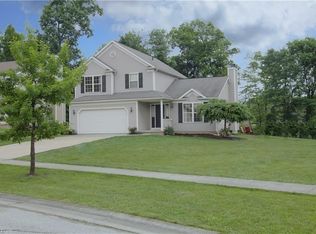 845 Collins Pond Dr, Ravenna, OH 44266